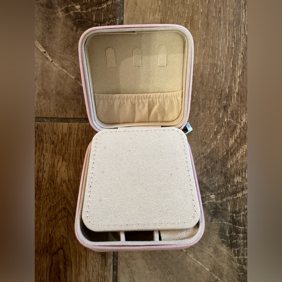 K patch jewelry holder - Picture 2 of 3